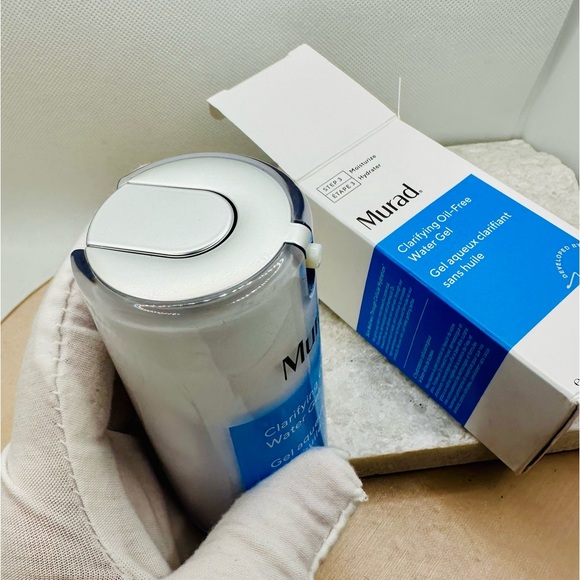NEW! Murad Clarifying Oil-Free Water Gel - Step 3 - Picture 3 of 10